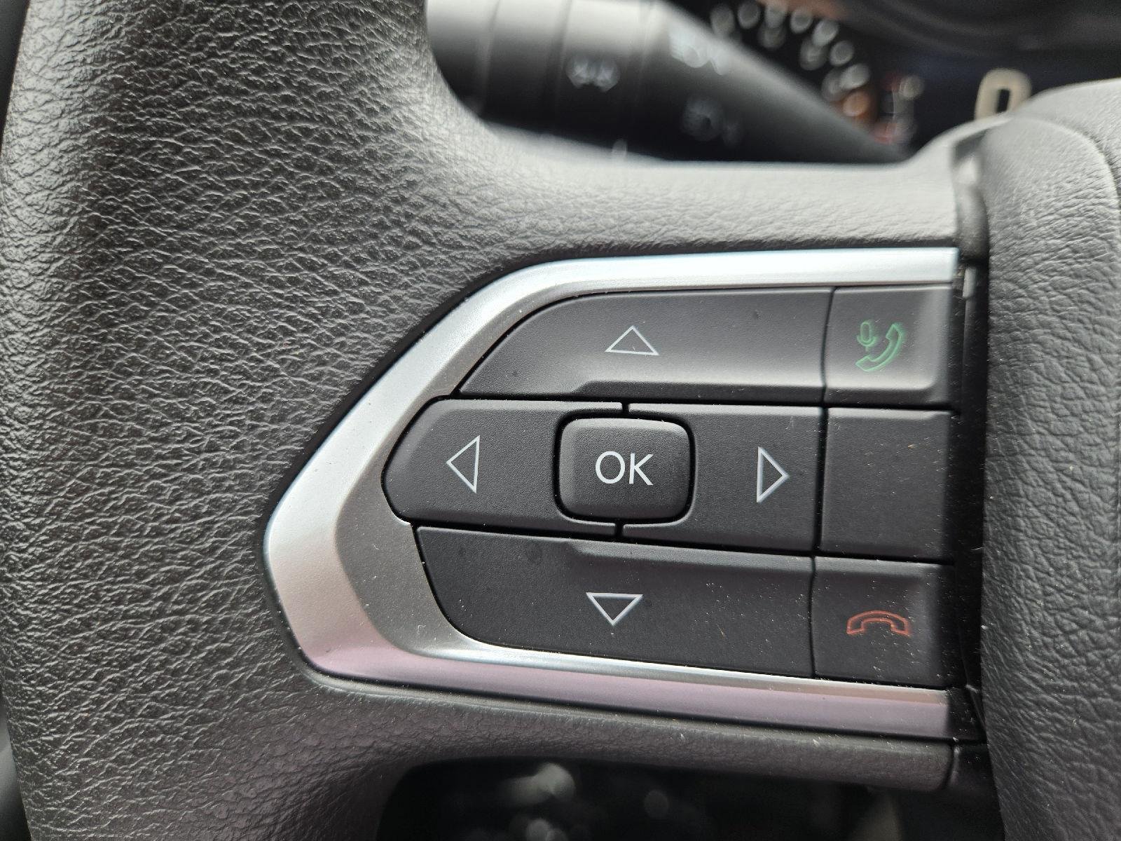 Used 2025 Silver Zynith Metallic Clearcoat Jeep Sport image 32
