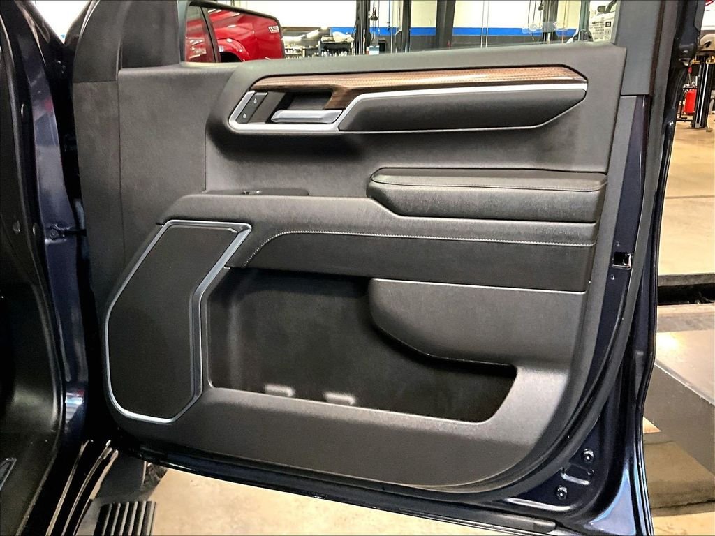 Used 2022 Gray Chevrolet LT image 12