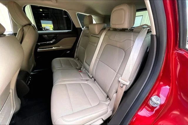 Used 2022 Red Lincoln Standard image 19