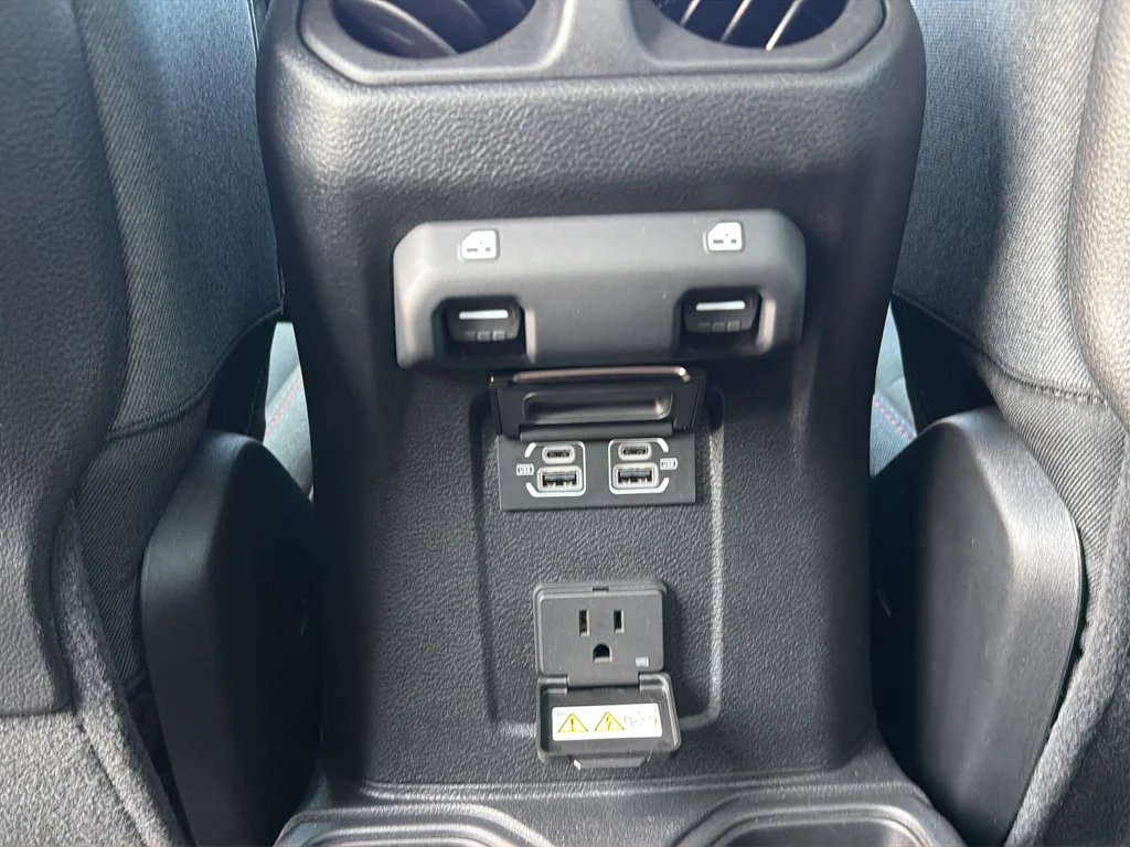 Used 2024 White Jeep Rubicon image 10