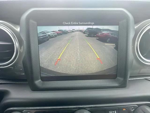 Used 2019 Silver Jeep Unlimited Sahara image 19