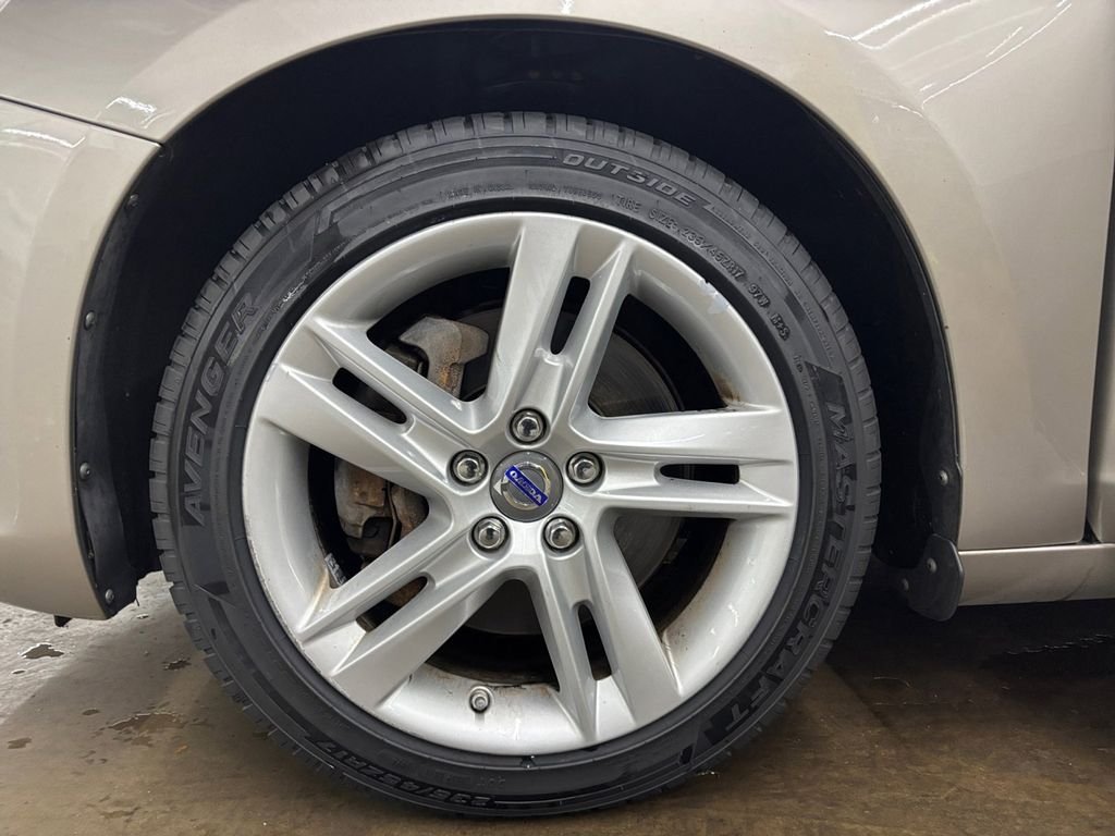 Used 2015 Seashell Metallic Volvo T5 Premier image 32