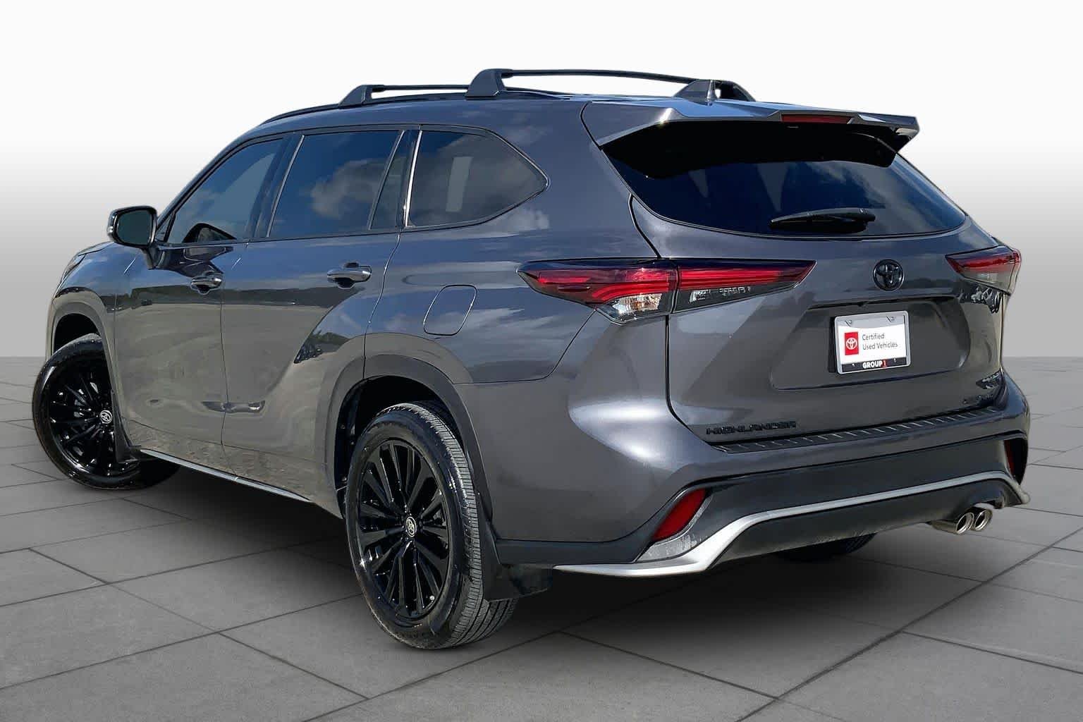 Used 2025 Magnetic Gray Metallic Toyota XSE image 12