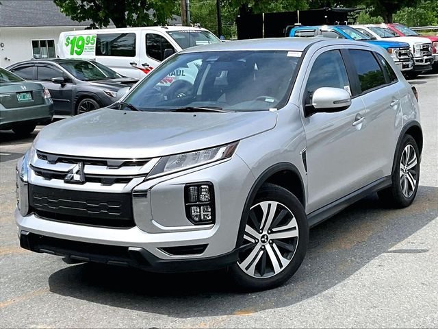 Used 2024 Silver Mitsubishi 2.0 SE image 2