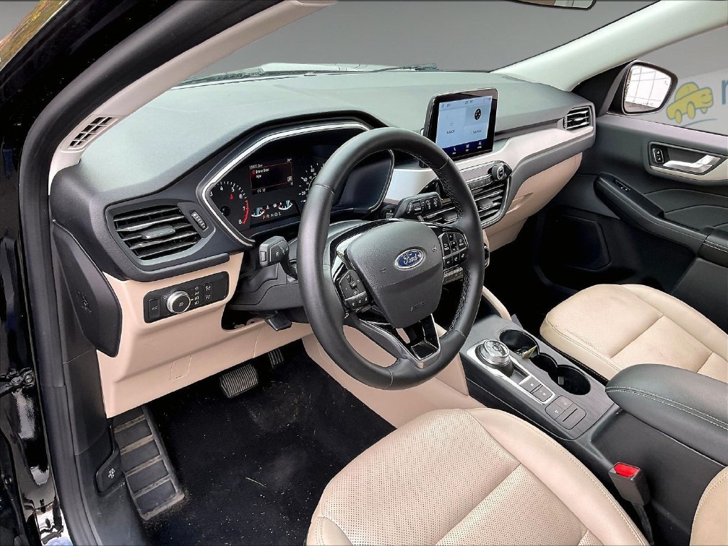 Used 2022 Black Metallic Ford SEL image 8