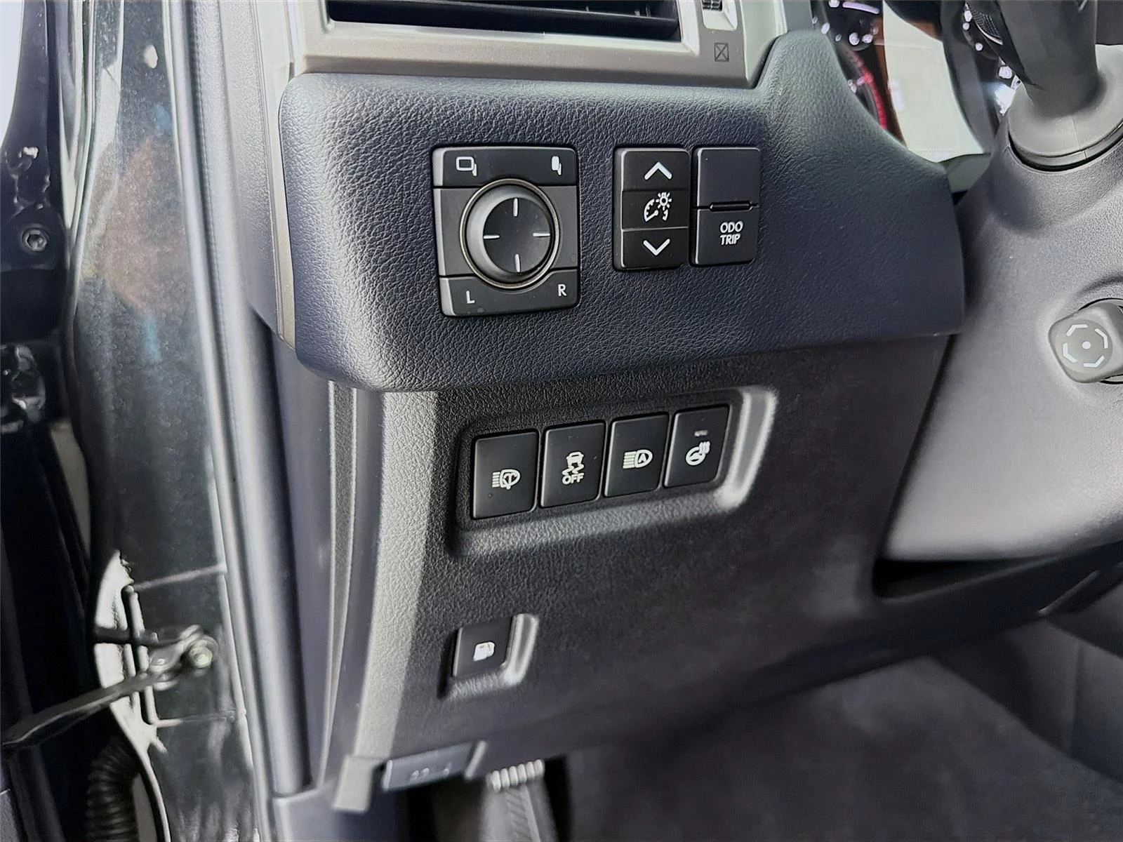Used 2022  LEXUS PREM image 11
