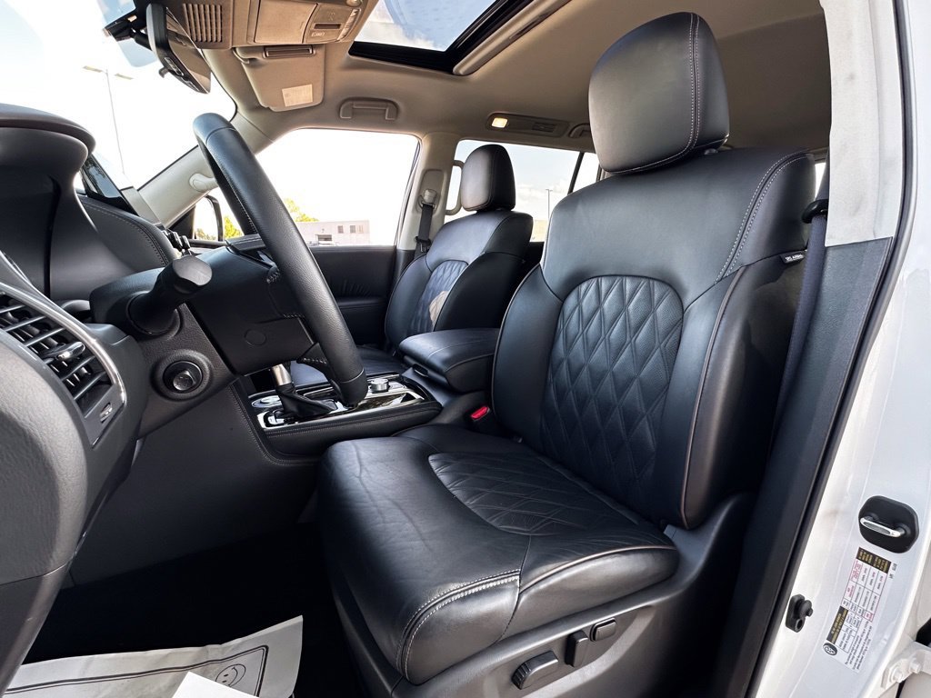 Used 2024 White Nissan Platinum image 8