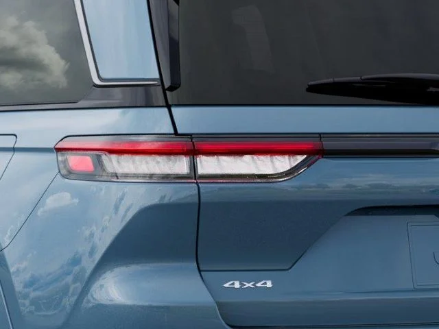 New 2026 Steel Blue Exterior Paint Jeep Limited Reserve image 9