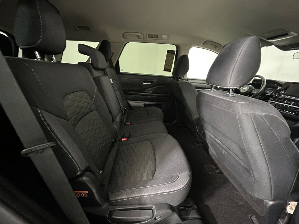 Used 2022 Gray Nissan S image 17
