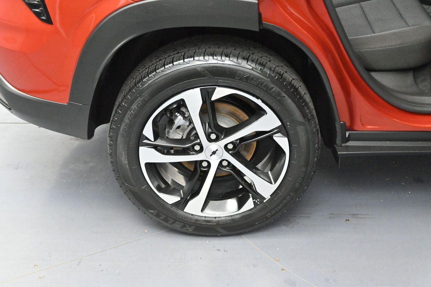 Used 2024 Cayenne Orange Metallic Chevrolet 1RS image 33