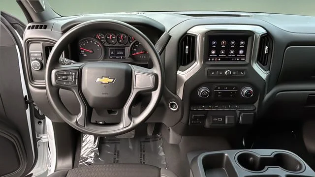 Used 2025 White Chevrolet Custom image 10