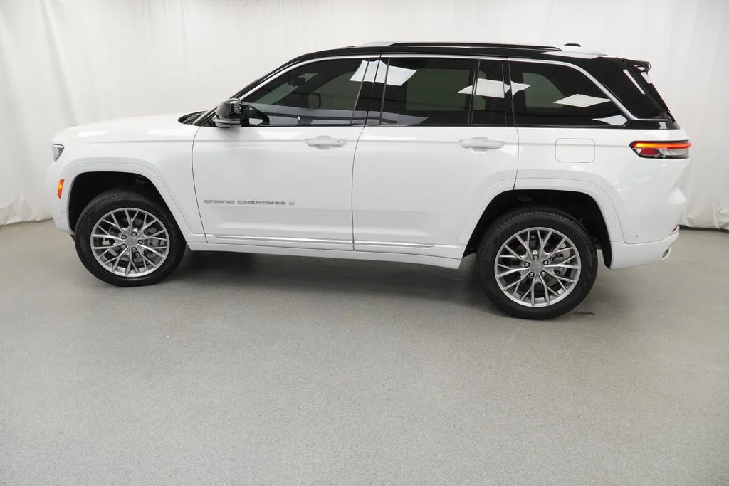 Certified Used 2022 White Jeep Summit image 15
