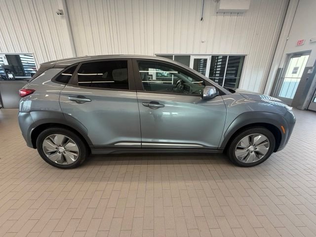 Used 2021 Hyundai Kona EV Limited with VIN KM8K33AGXMU100274 for sale in North Haven, CT