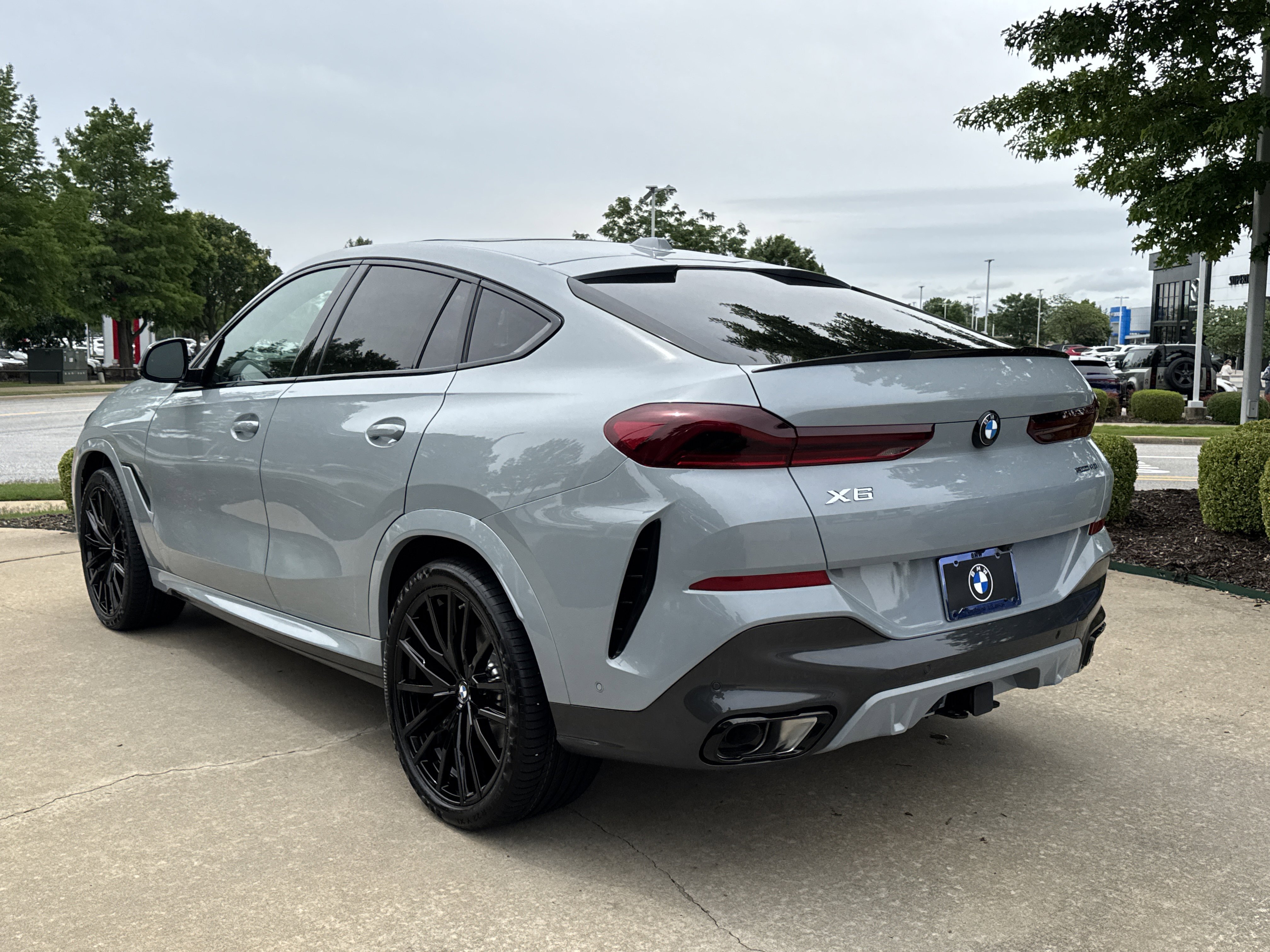 New 2027 0C4P Brooklyn Grey Metallic BMW xDrive40i image 3