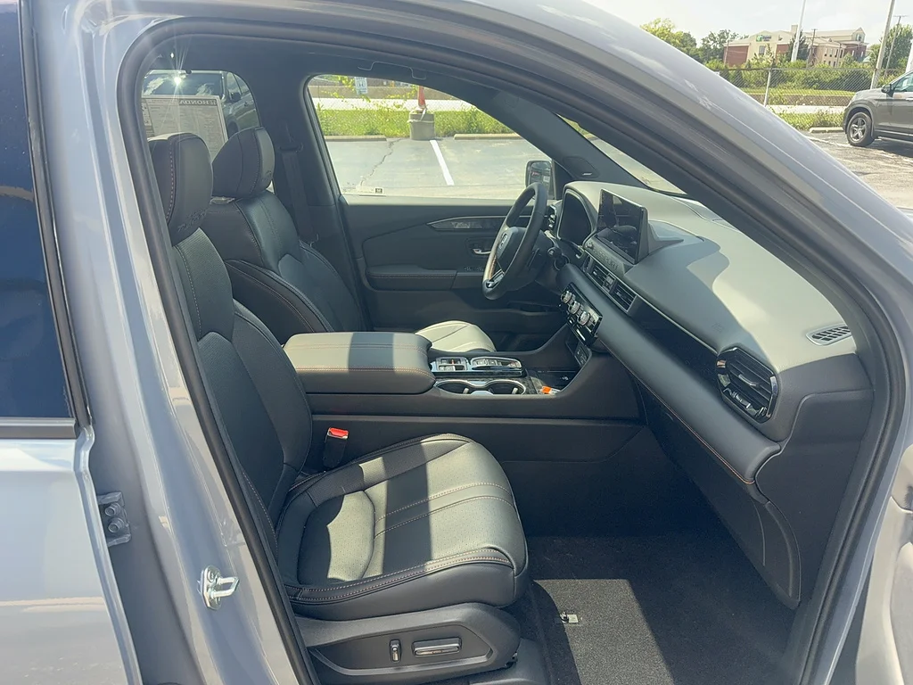 New 2026 Sonic Gray Pearl Honda TrailSport Elite Blackout image 15