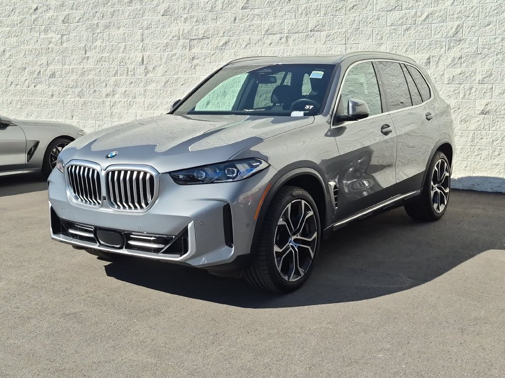 Used 2026 Gray BMW sDrive40i image 2