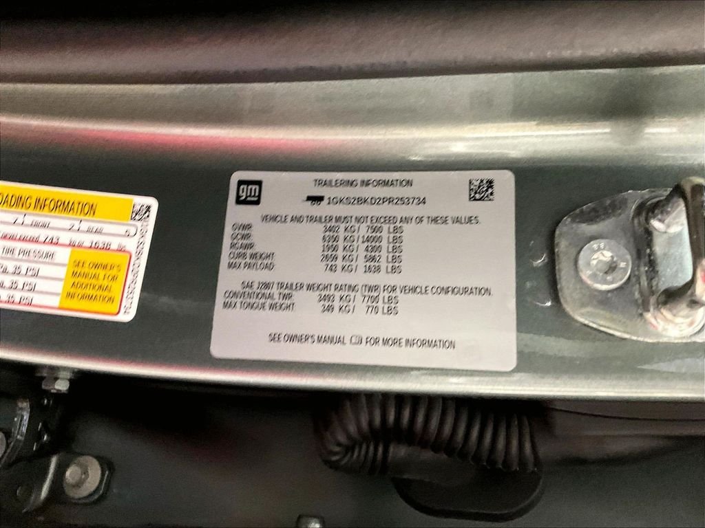 Used 2023 Green GMC SLT image 37