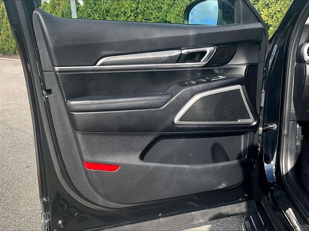 Used 2020 Black Kia S image 9