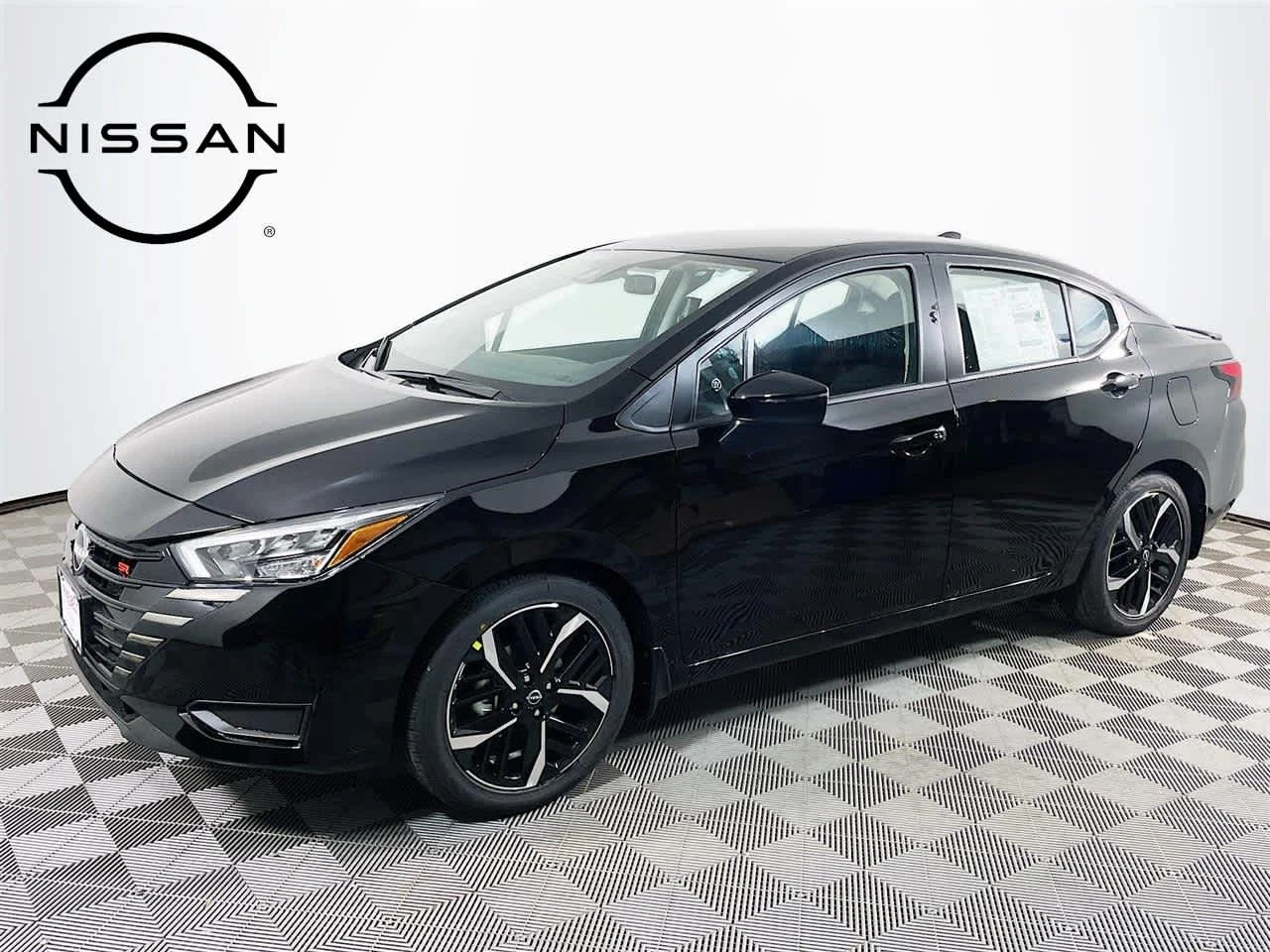 2025 Nissan Versa SR