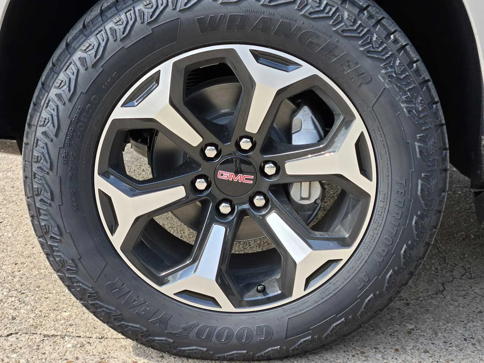 2027 GMC Yukon AT4 - Photo 7
