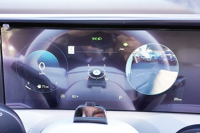 New 2026 White Hyundai SEL Premium image 37