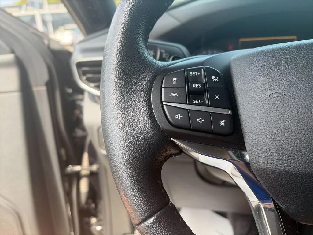Used 2020 Black Ford Limited image 29