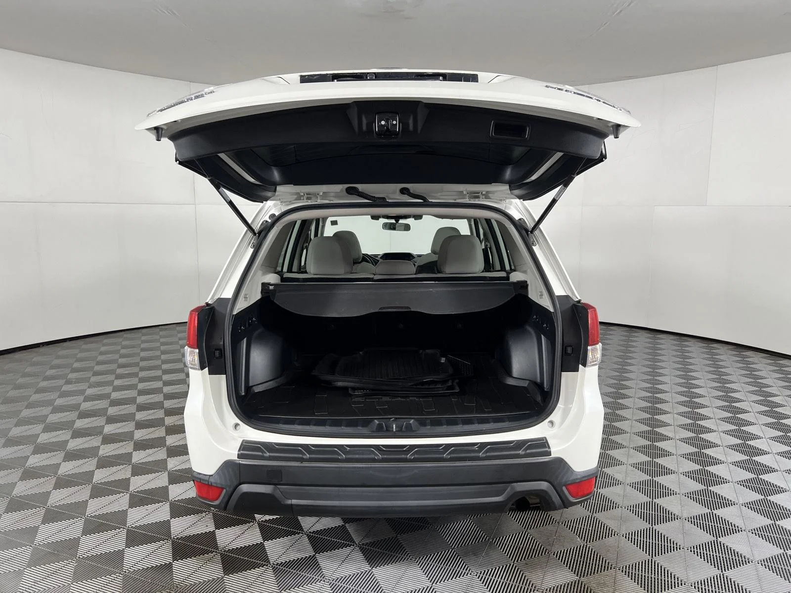 Used 2019 Crystal White Pearl Subaru Premium image 26