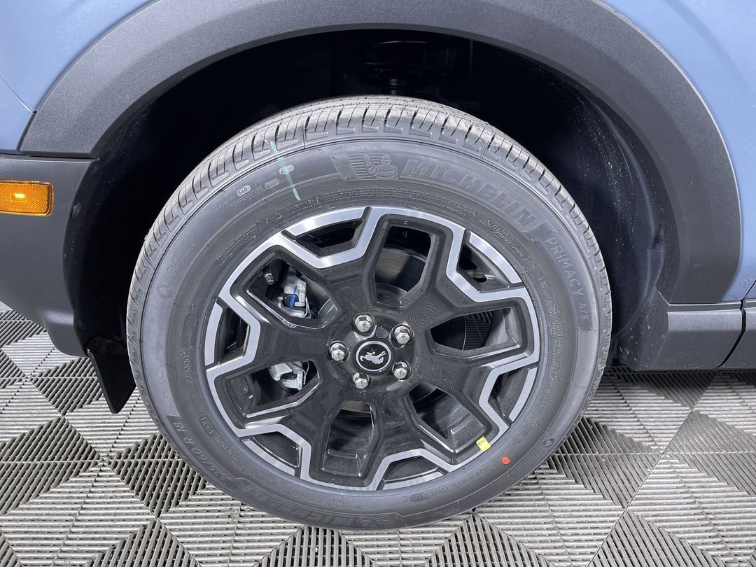 New 2026 Azure Gray Metallic Tri-Coat Ford Outer Banks image 27