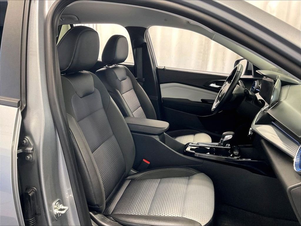 Used 2025 Gray Chevrolet LT image 11