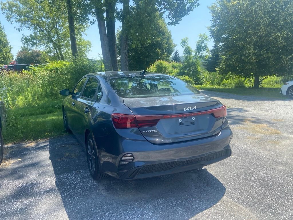 Used 2023 Gravity Gray Kia LXS image 4