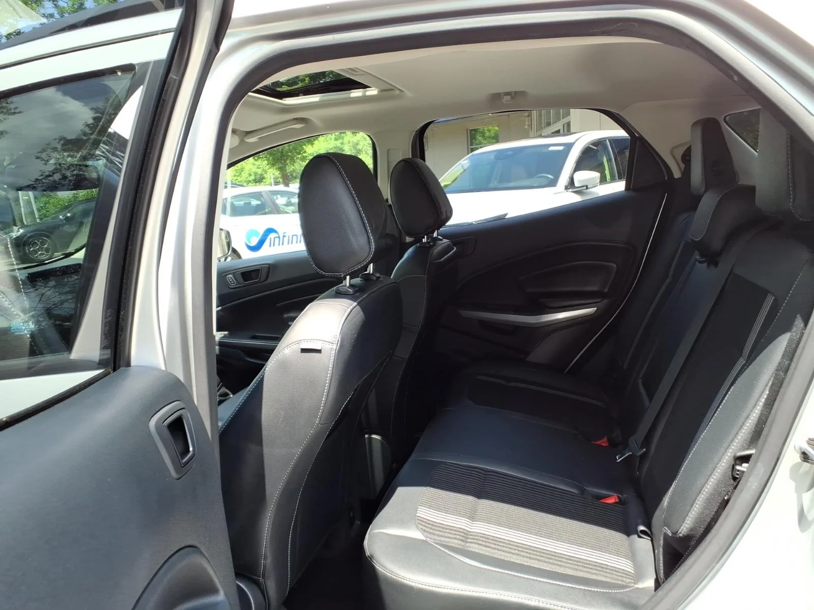Used 2019 Silver Ford SES image 14