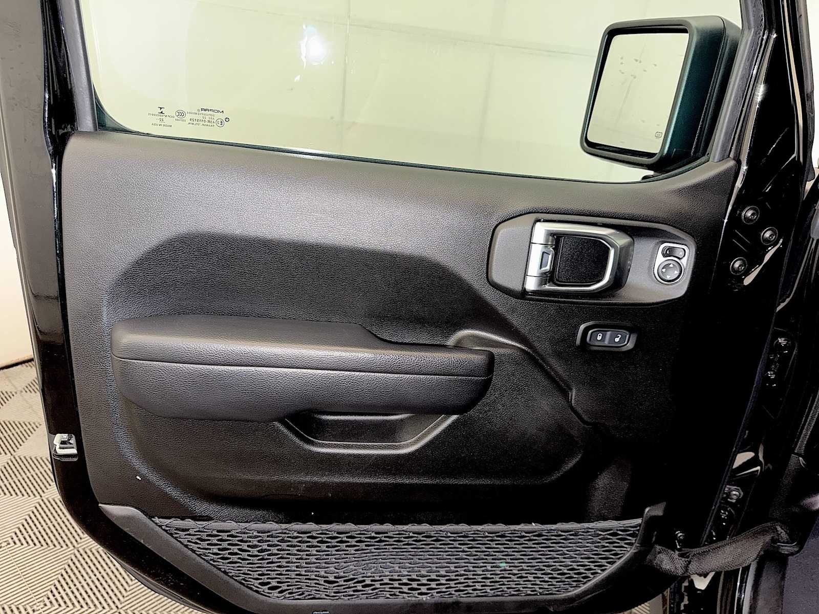 Used 2023 Black Clearcoat Jeep Rubicon image 11