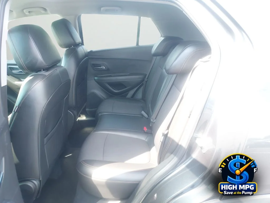 Used 2018 Gray Chevrolet LT image 28