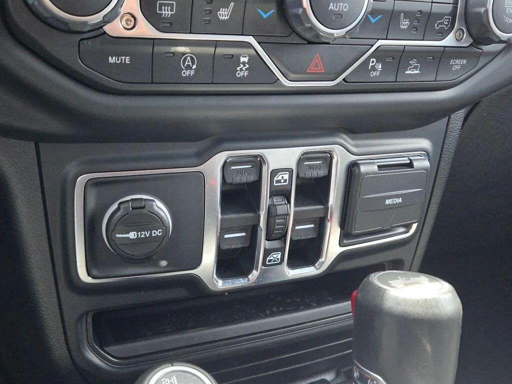 Used 2021  Jeep Unlimited Sahara High Altitude image 28
