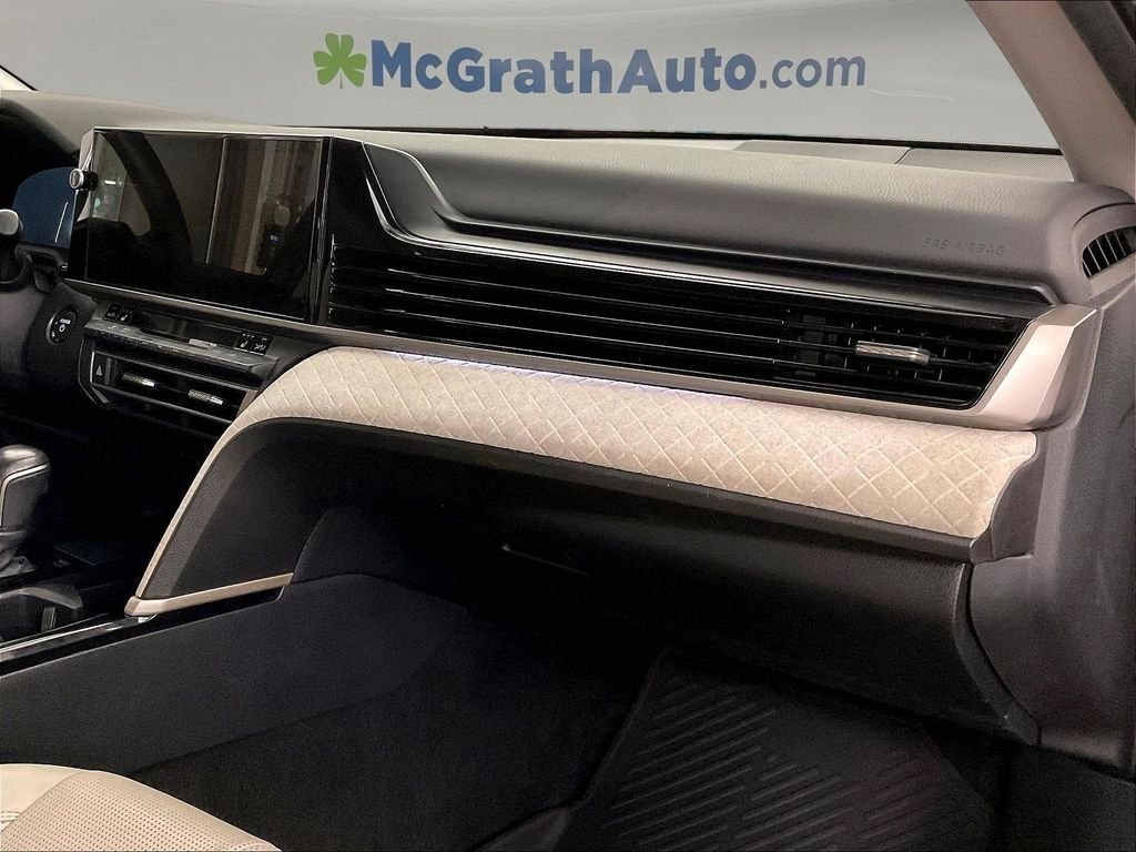 Used 2025 Black Toyota XLE image 21