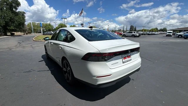 New 2026 White Honda SE image 6