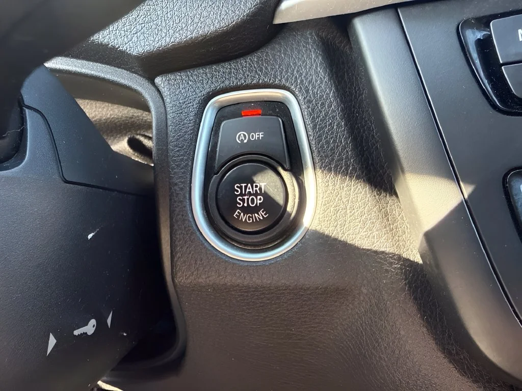 Used 2015 Silver BMW 320i image 21