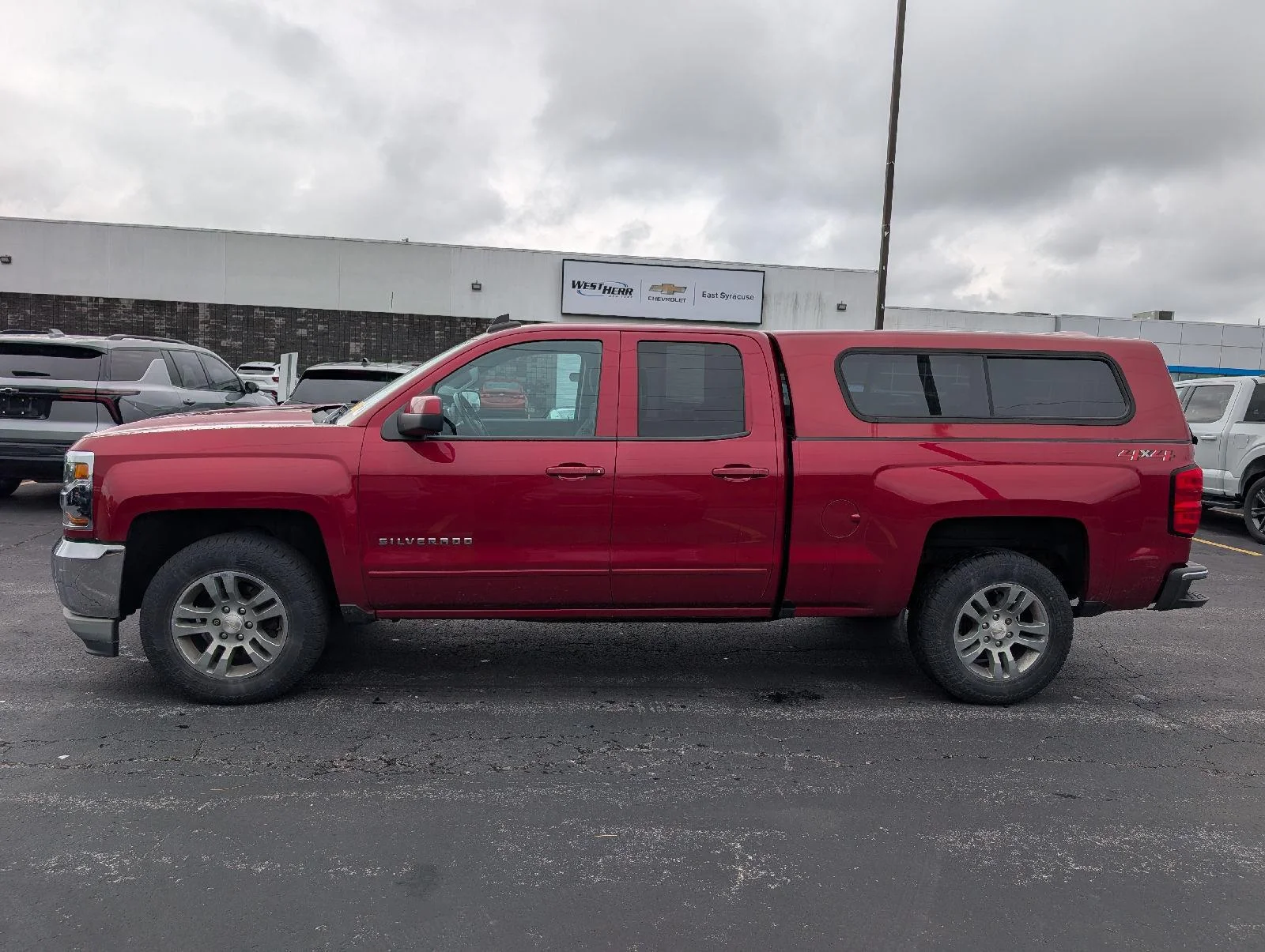 Used 2018 CAJUN RED TINTCOAT Chevrolet LT image 5