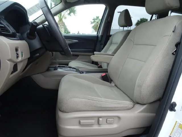 Used 2021 Platinum White Pearl Honda EX image 21