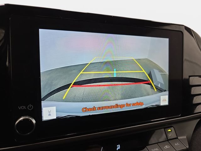 2025 Toyota Camry LE - Photo 17