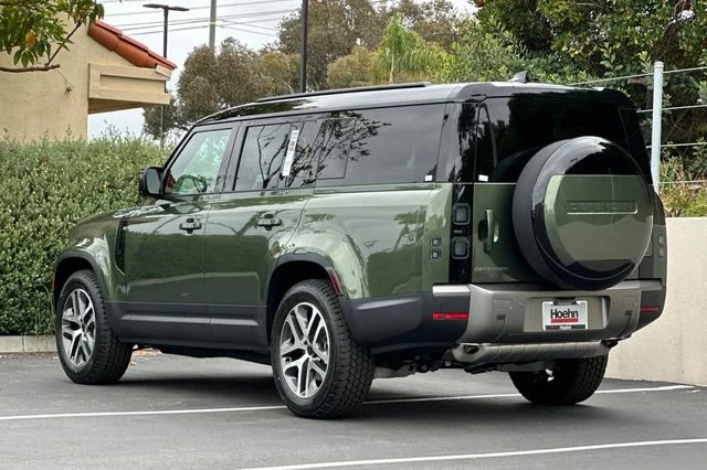 New 2026 Woolstone Green Land Rover S image 3