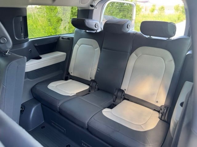 2024 Land Rover Defender X-Dynamic SE - Photo 20