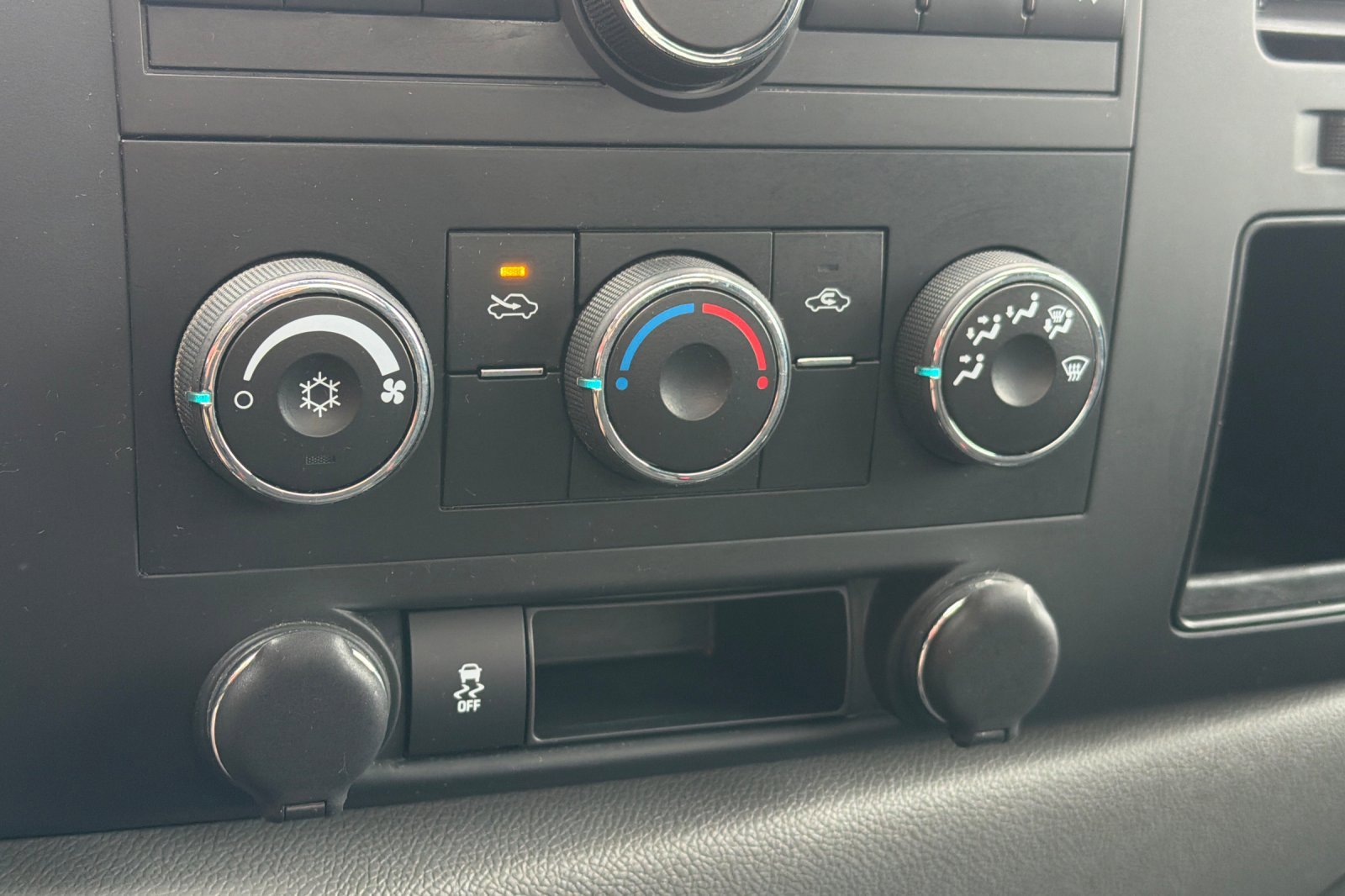 Used 2013 Summit White Chevrolet Work Truck image 15
