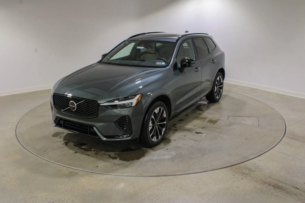 2026 Volvo XC60 B5 Plus Dark AWD's photo