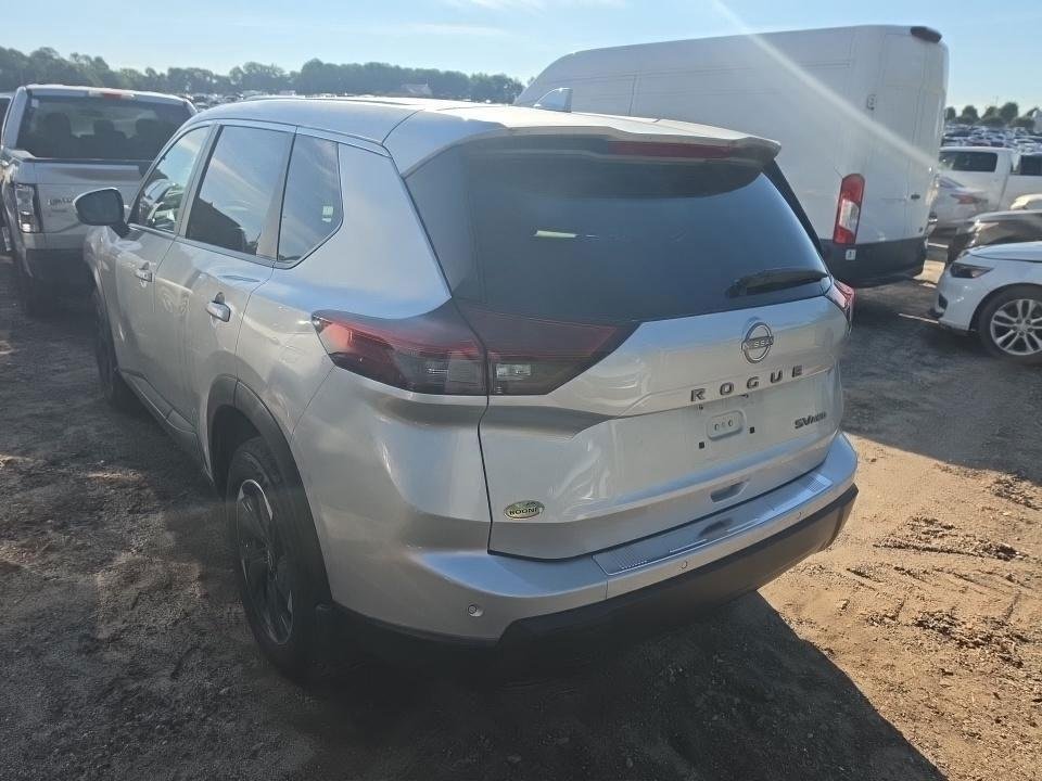 Used 2024 Silver Nissan SV image 4