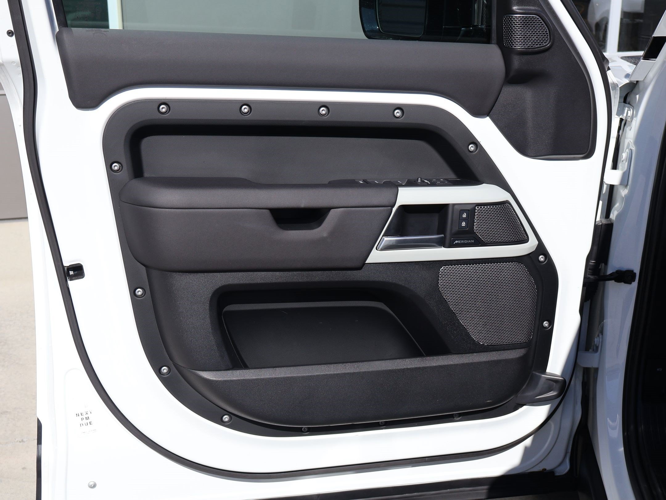 Used 2024 Fuji White Land Rover 110 P300 S image 12