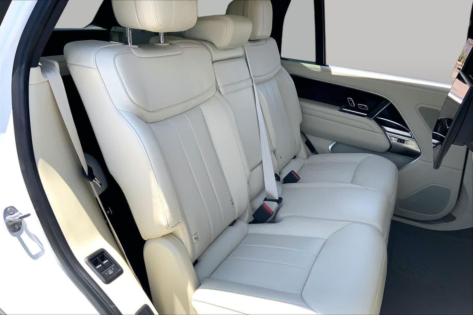 Used 2023 Ostuni Pearl White Land Rover Autobiography image 19