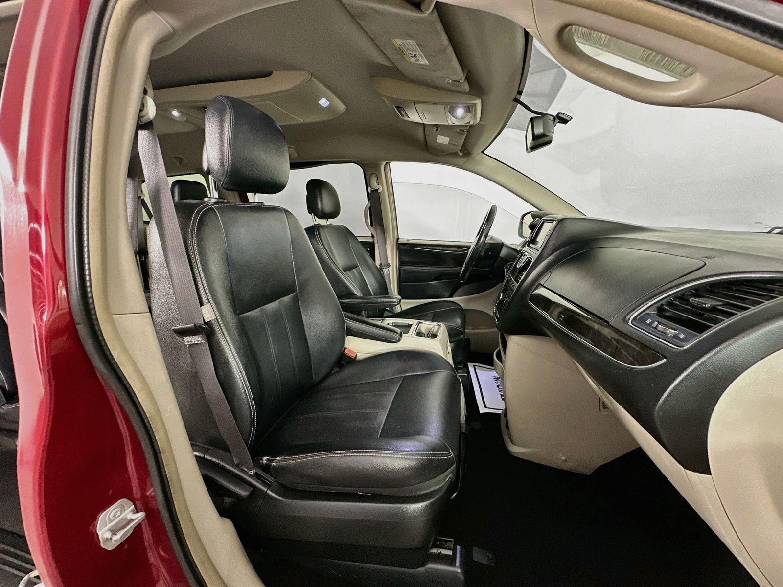 Used 2016 Deep Cherry Red Crystal Pearlcoat Chrysler Touring image 29
