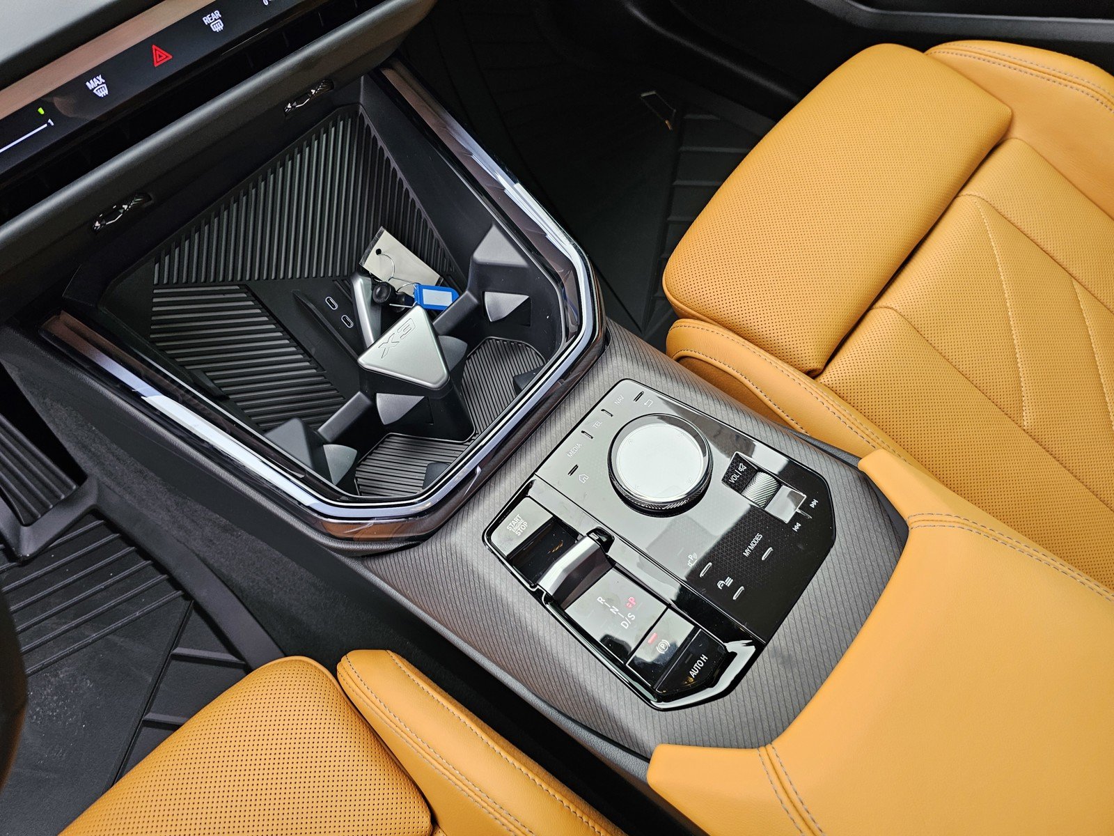 2026 BMW X3 30 - Photo 24