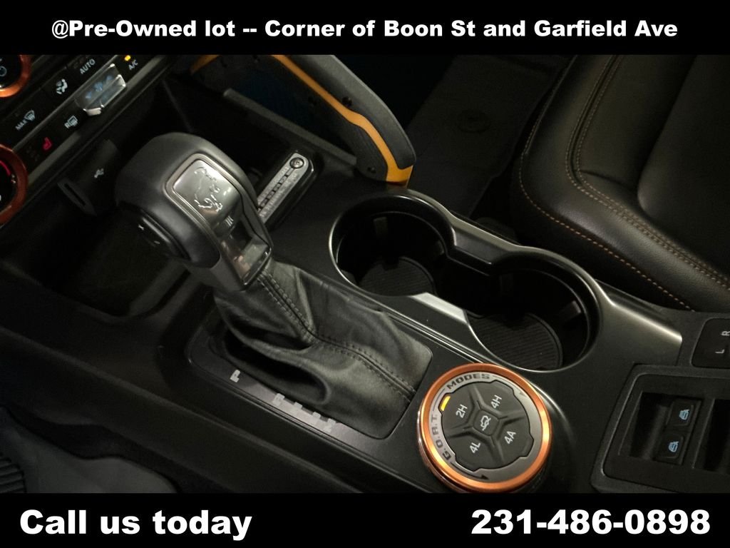 Used 2024 Silver Ford Badlands image 25
